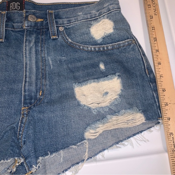 BDG Mid Rise Cheeky Distressed Denim Cut Off Jean Shorts Size 28 - Picture 4 of 8